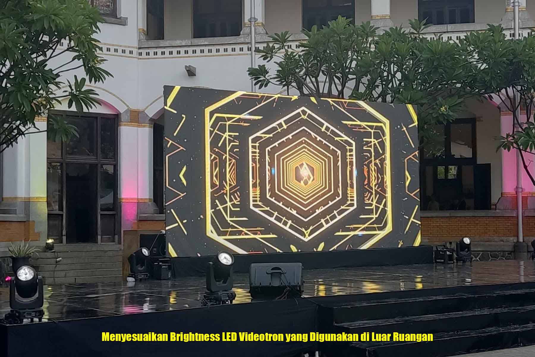 Menyesuaikan Brightness LED Videotron yang Digunakan di Luar Ruangan