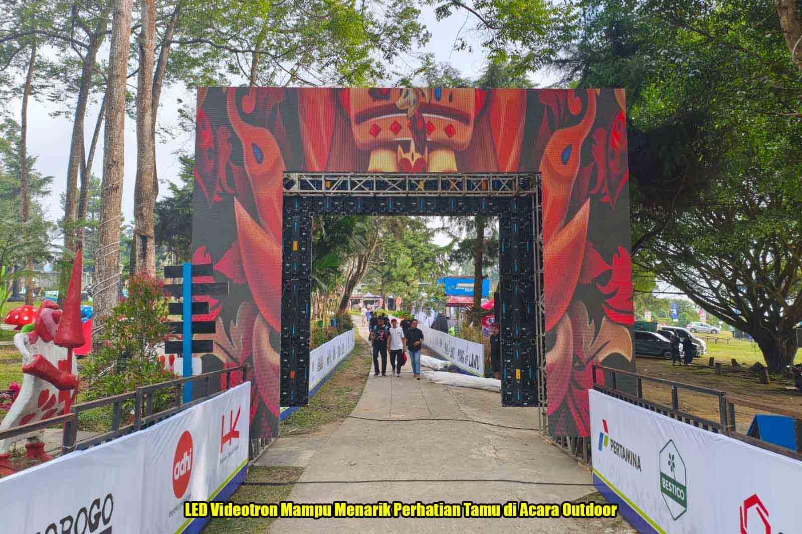 LED Videotron Mampu Menarik Perhatian Tamu di Acara Outdoor